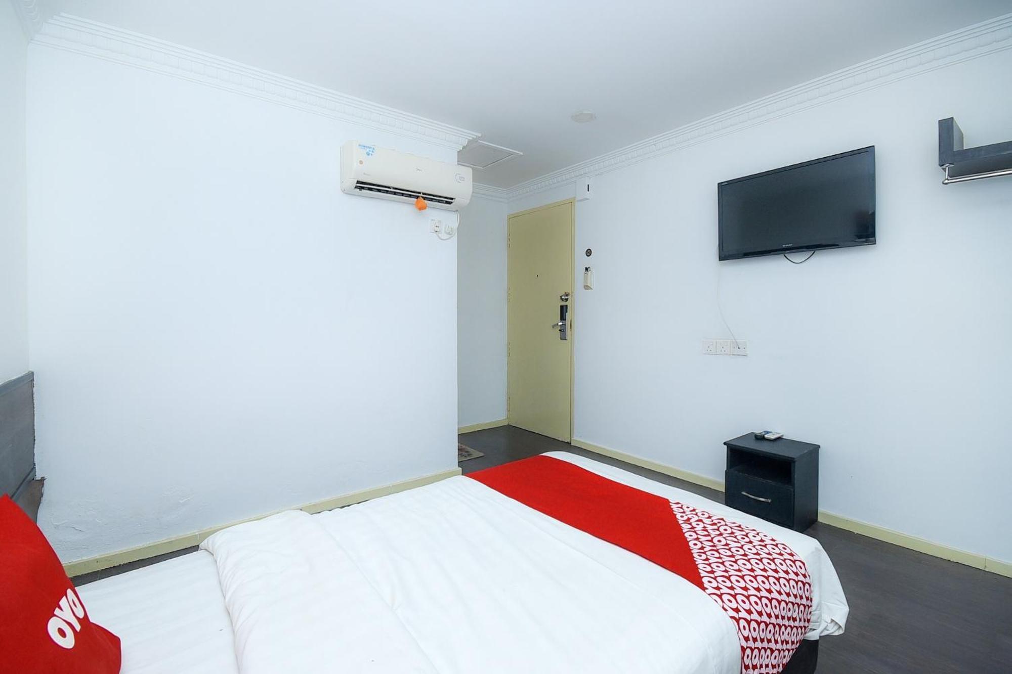 Oyo 90820 River Inn Miri Exterior photo
