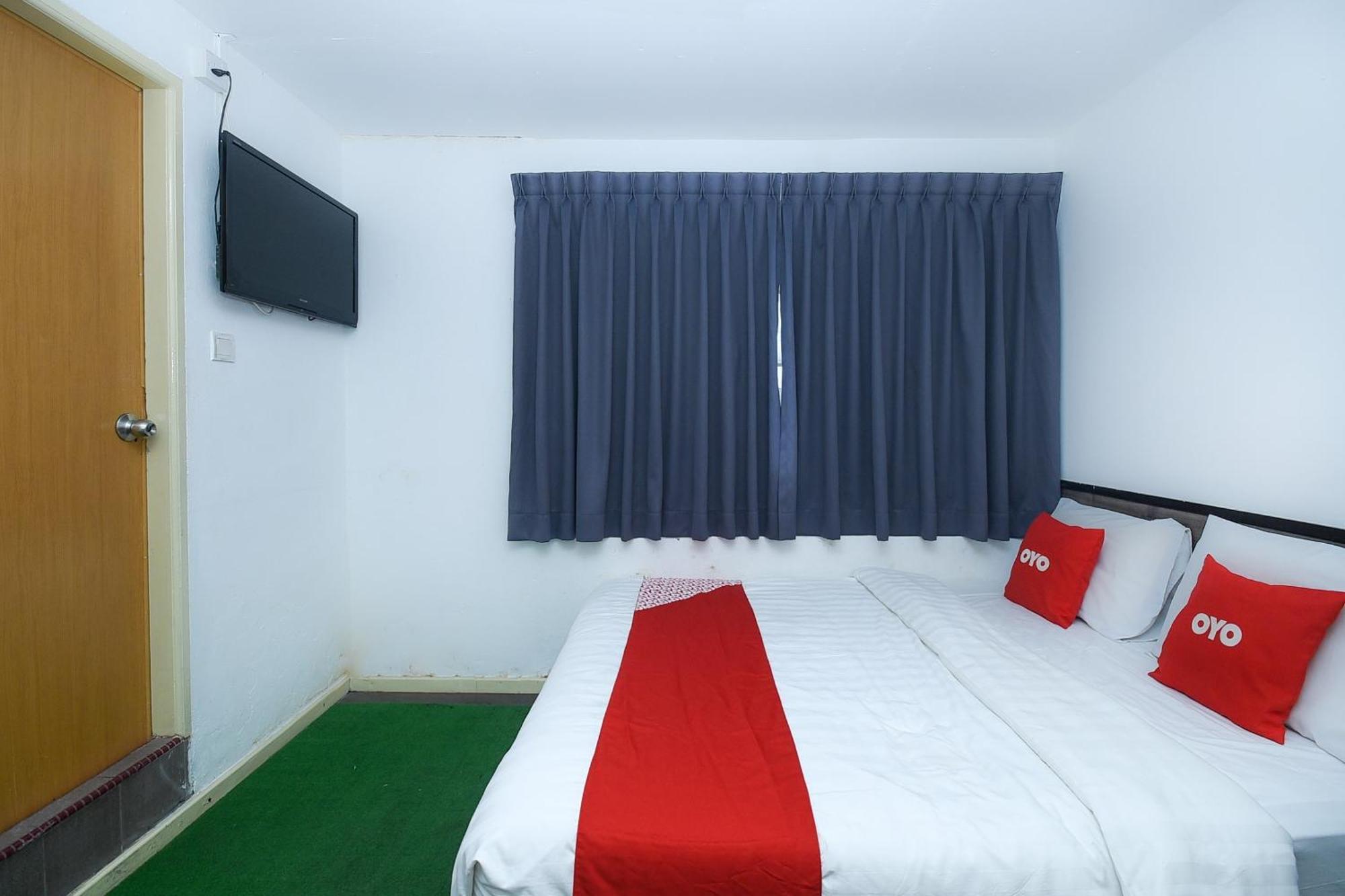 Oyo 90820 River Inn Miri Exterior photo