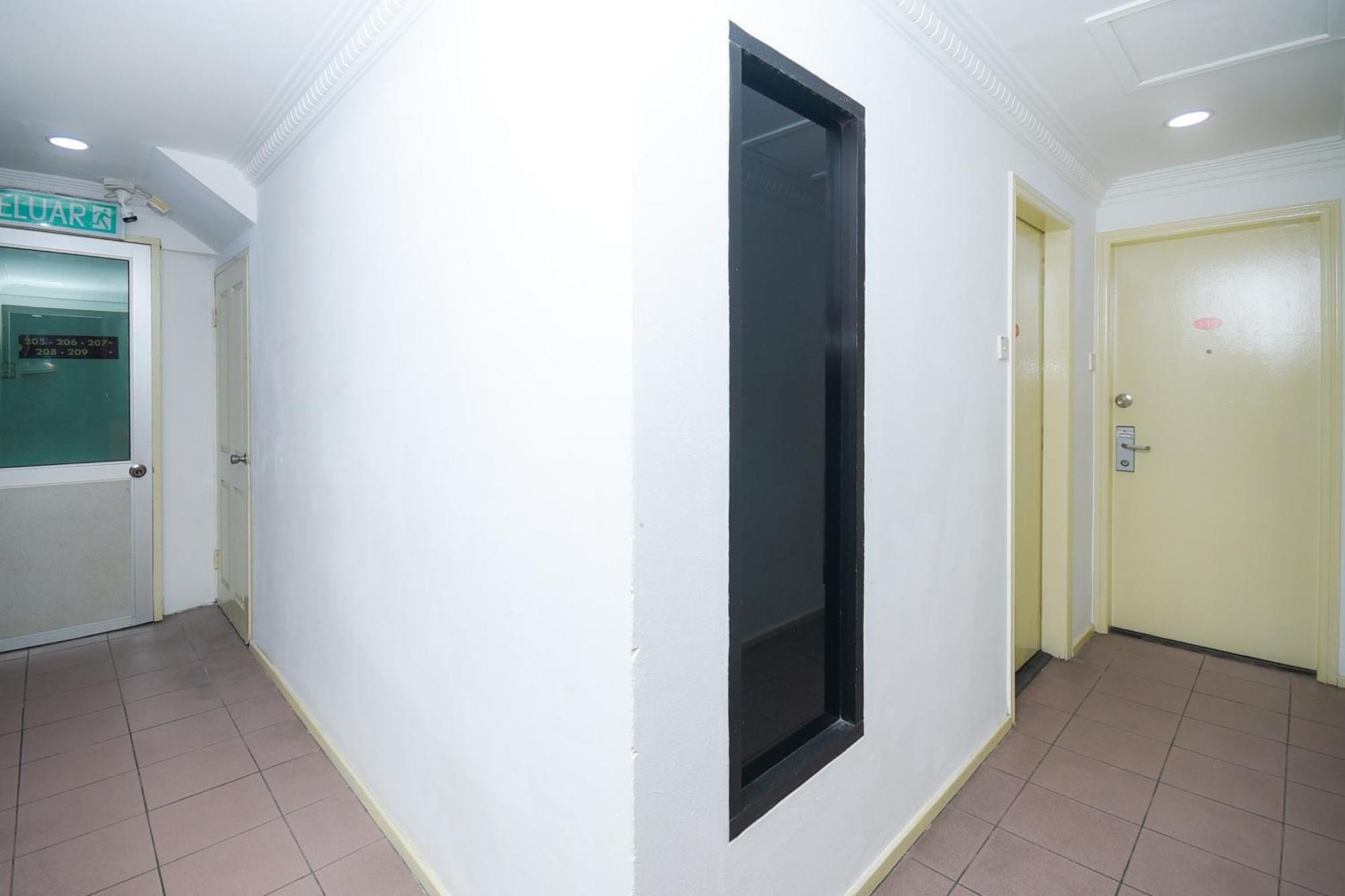 Oyo 90820 River Inn Miri Exterior photo