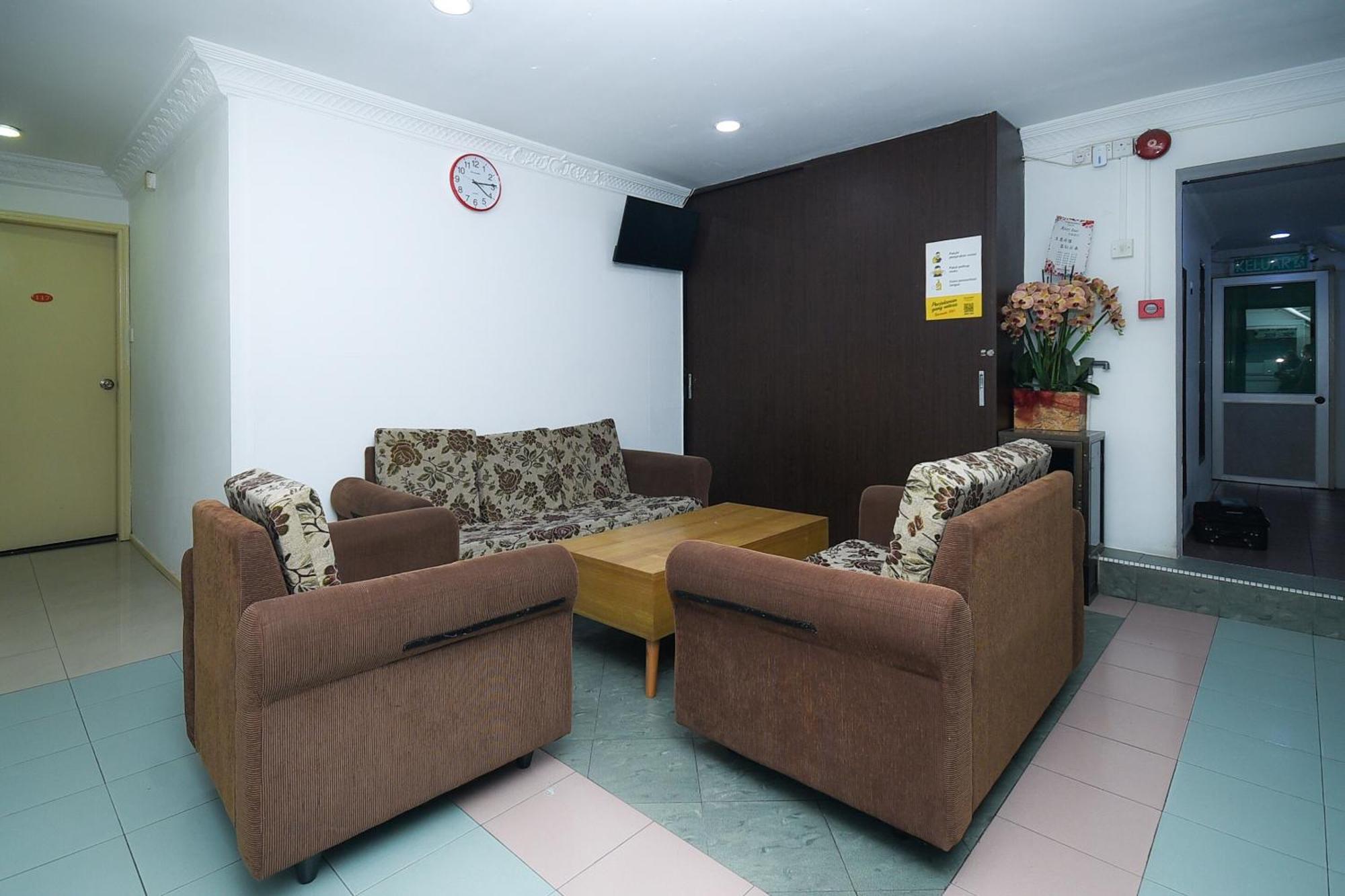 Oyo 90820 River Inn Miri Exterior photo